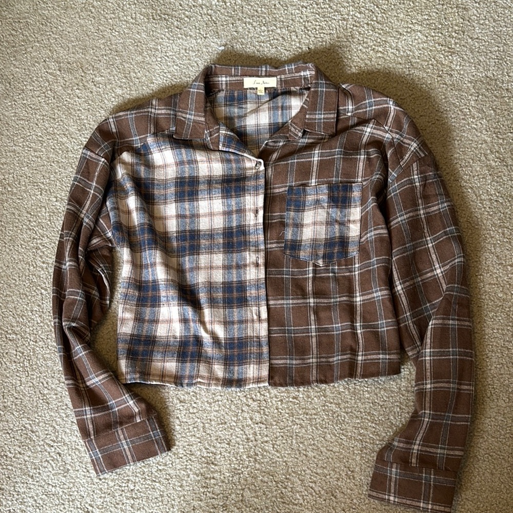 Long sleeve cropped button up flannel